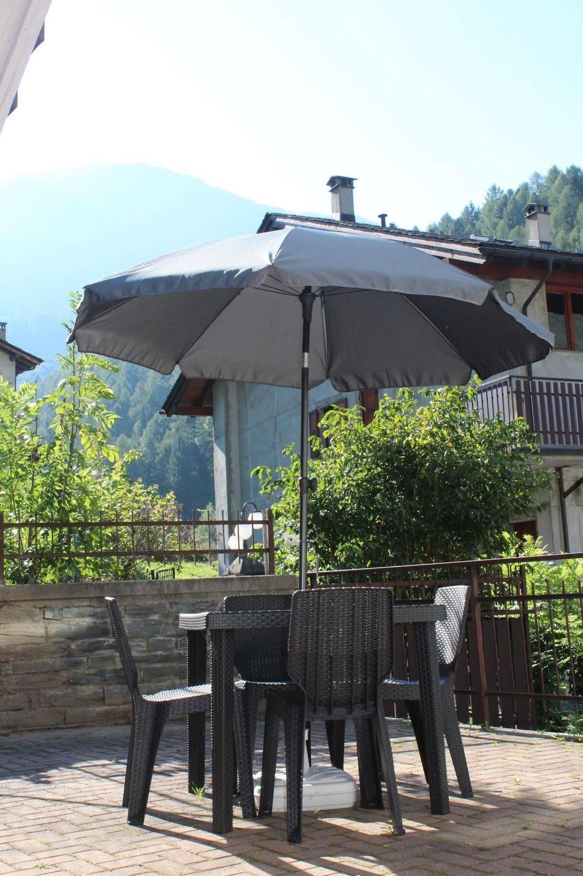 Lanterna Apartments Chiesa in Valmalenco Eksteriør billede